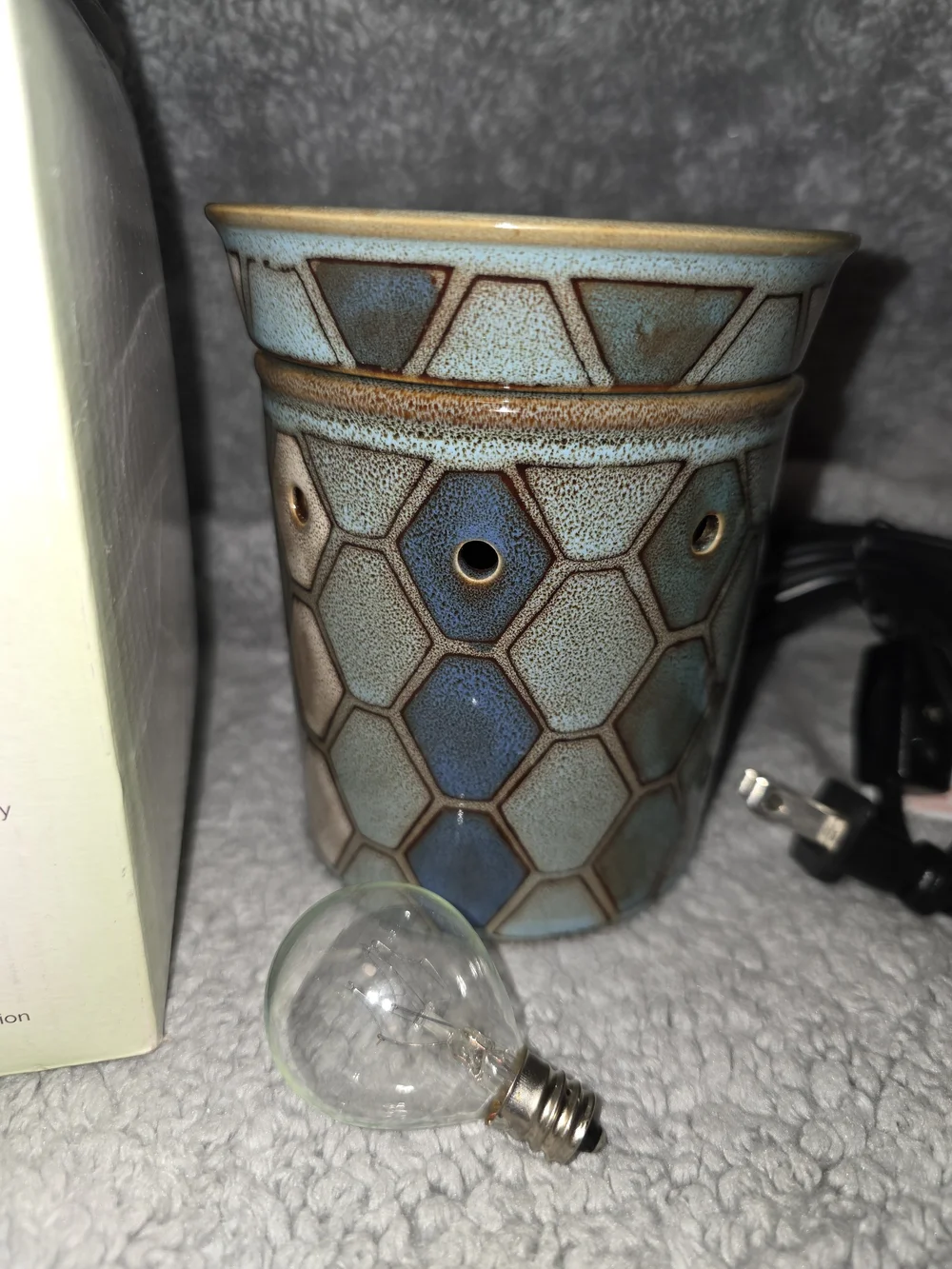 Scentsy Ceramic Warmer in Teal with Brown Trim
